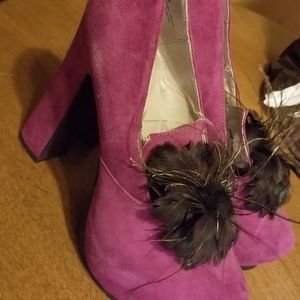 Mojo Moxy purple feather flapper chunky heel pumps